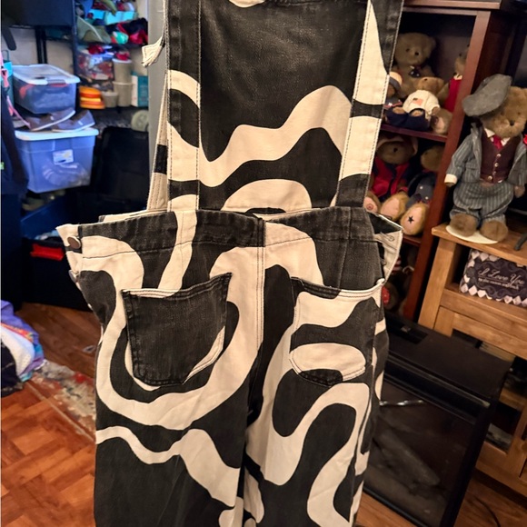 Cider Black and White Swirl overalls size L - Picture 7 of 8